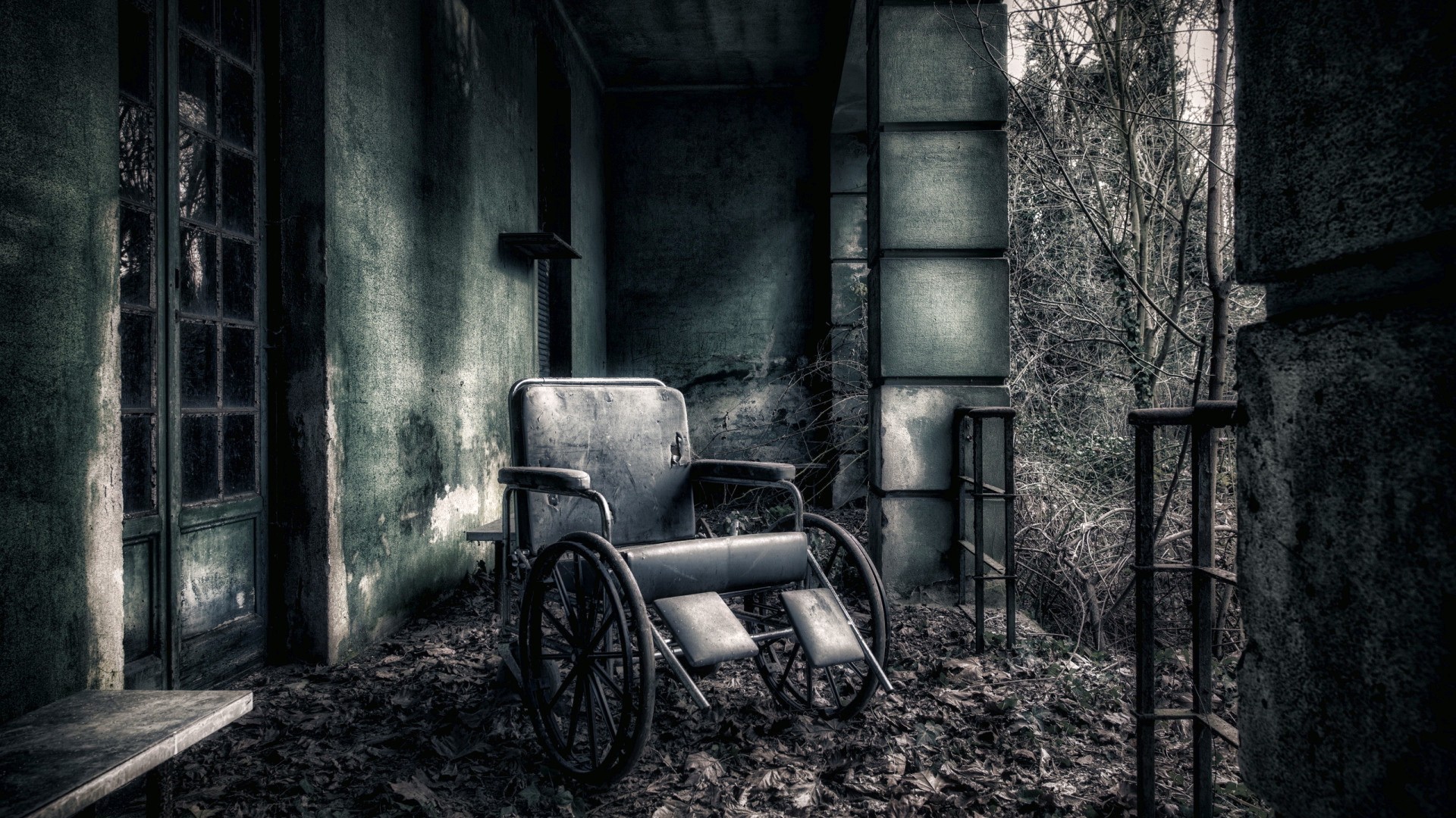 picture: stroller, background, house (image)