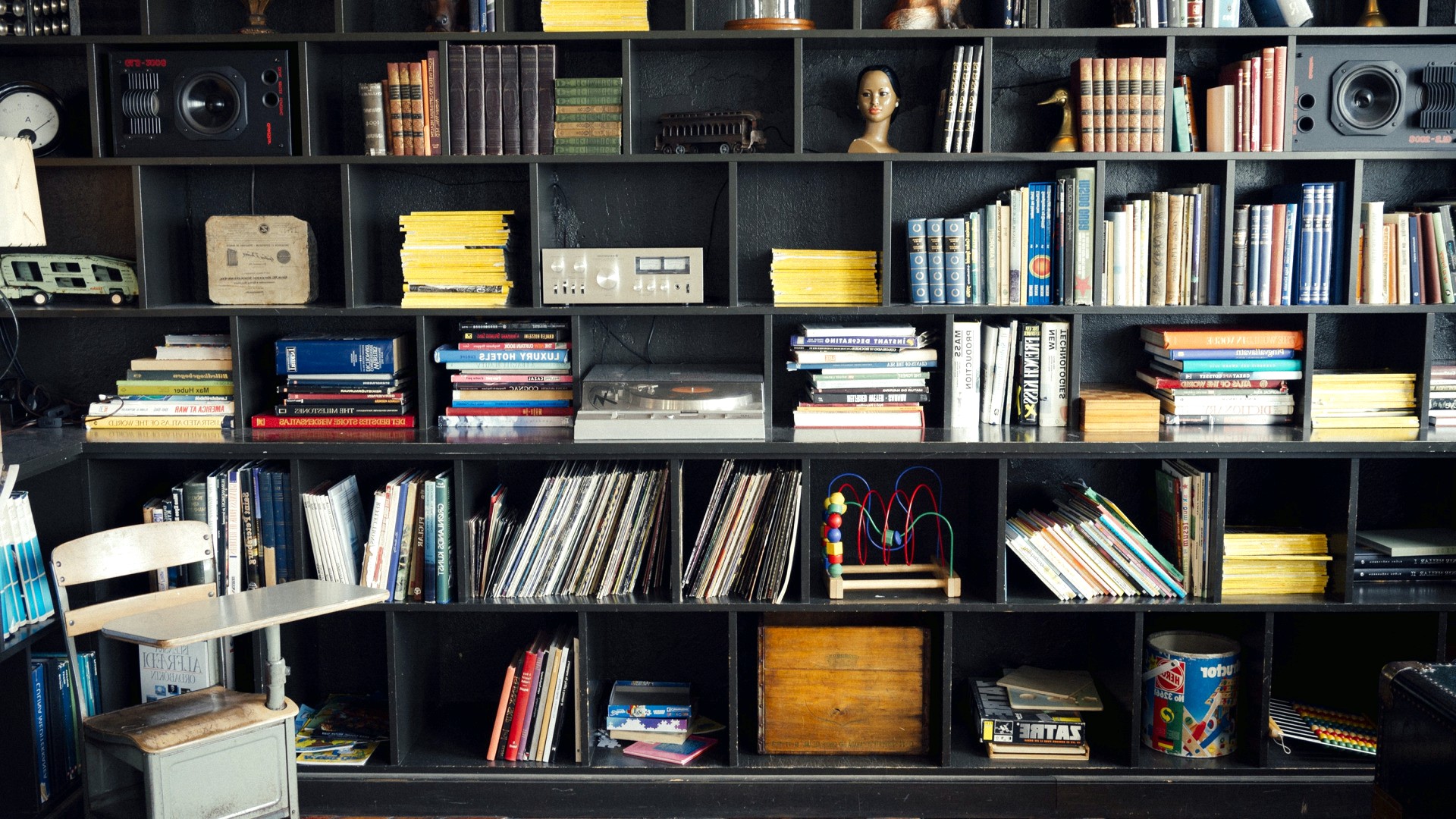 picture: Kõlarid, vinüül, riiulid, disain, mööbel, raamatud, amazing (image)